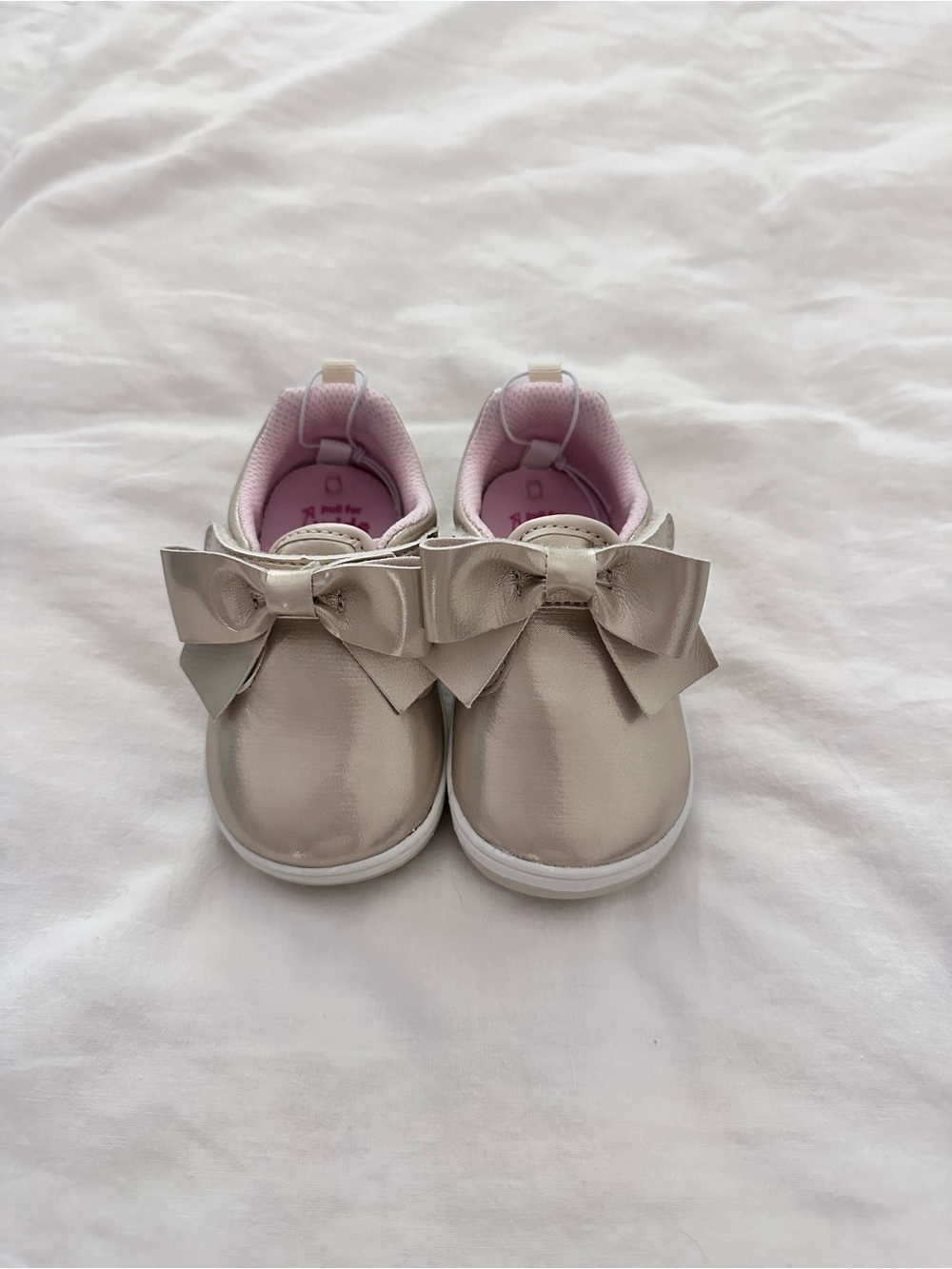 NWT Stride Rite Toddler Girl Gold Bow Sneakers Size 6